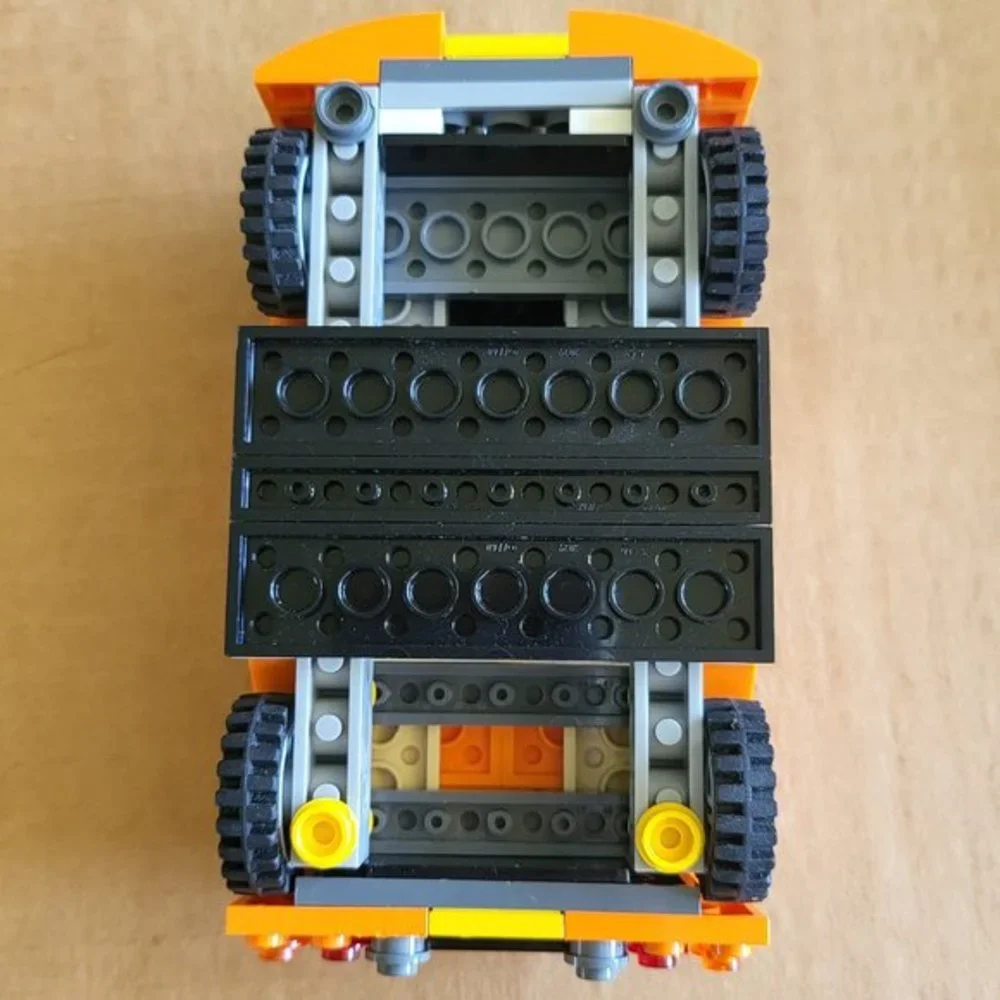 LEGO Creator‎ 3-1 Sunset Speeder 100 Complete with Manual 31017 No Box